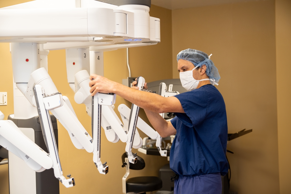 Doctor with medical robotic device